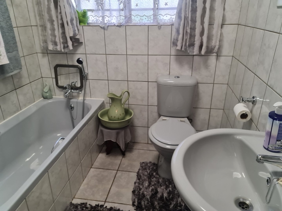 3 Bedroom Property for Sale in Waterval East North West